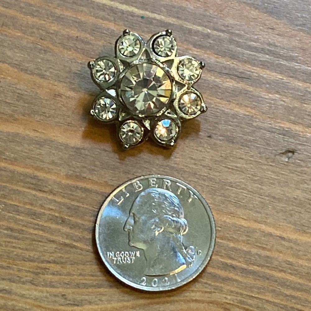 3 Beautiful Rhinestone Buttons - Picture 6 of 7